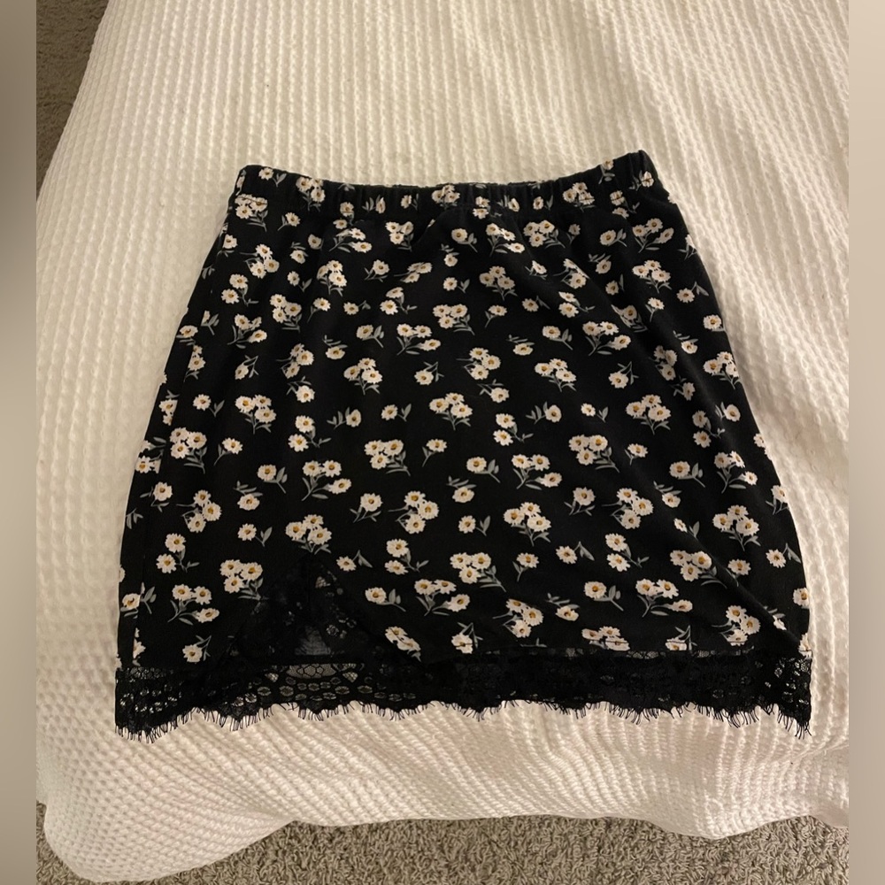 Floral mini skirt